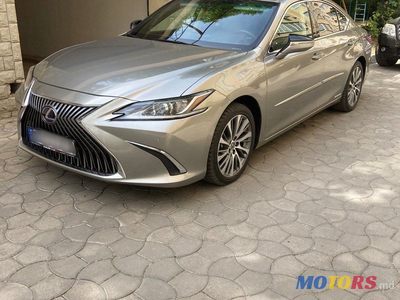 2021' Lexus Es Series photo #2