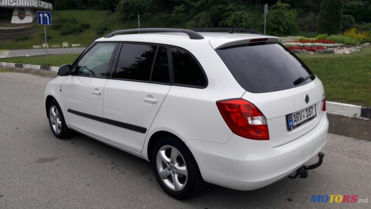 2012' Skoda Fabia photo #3