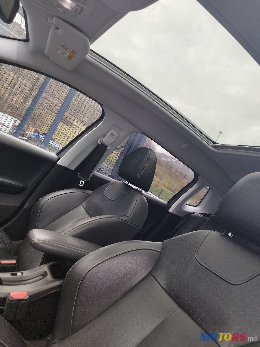 2016' Peugeot 2008 photo #2
