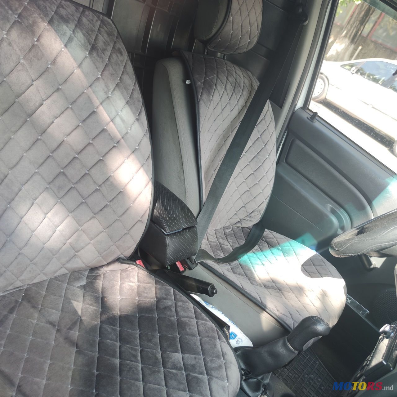 2011' Dacia Logan Van photo #2