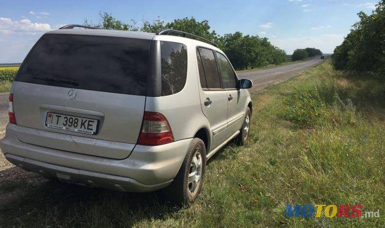 2002' Mercedes-Benz Ml photo #2