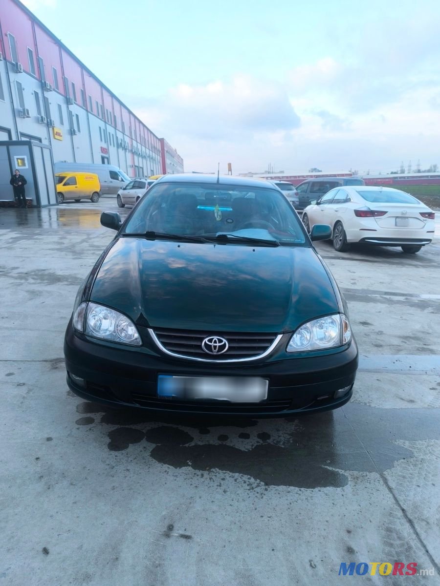 2001' Toyota Avensis photo #1