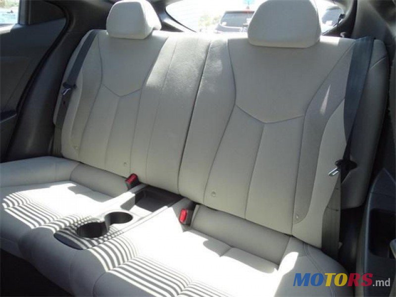 2012' Hyundai Santa Fe photo #2