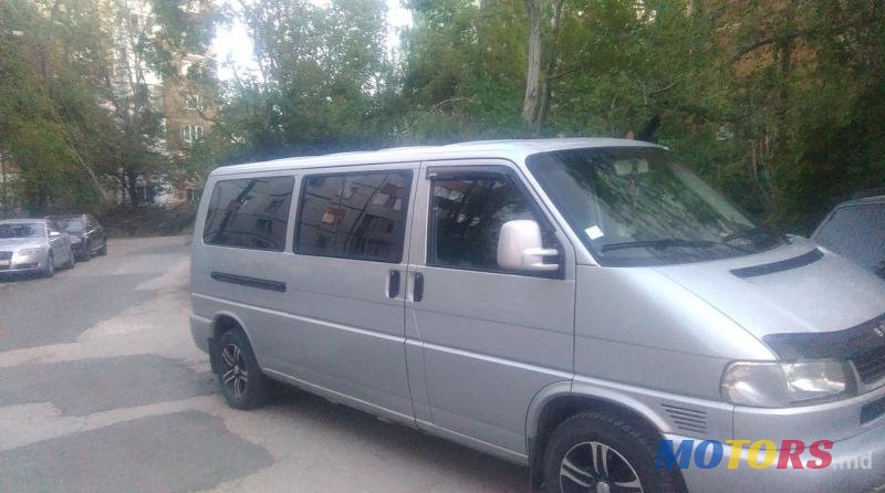 2003' Volkswagen Multivan photo #2