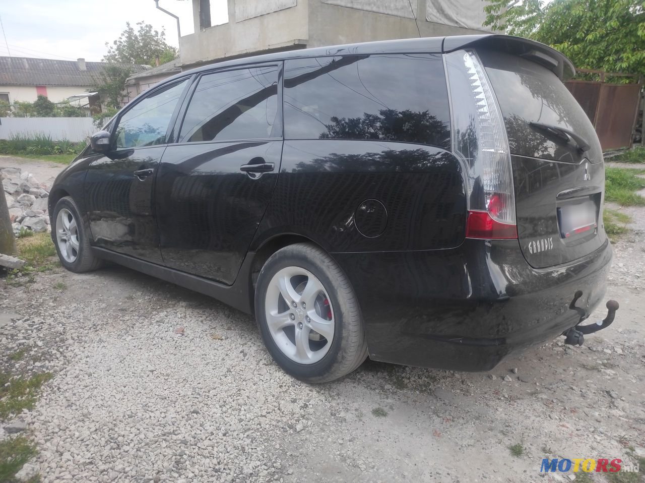 2006' Mitsubishi Grandis photo #4