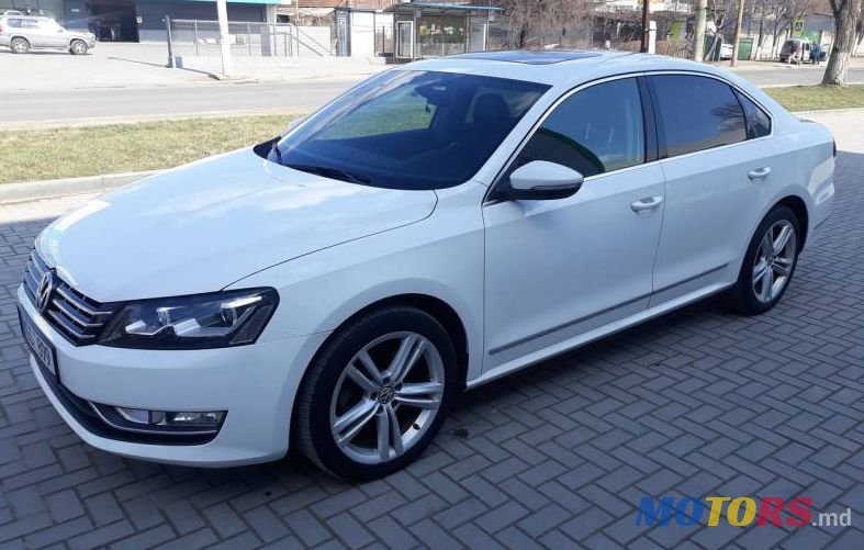 2012' Volkswagen Passat photo #3