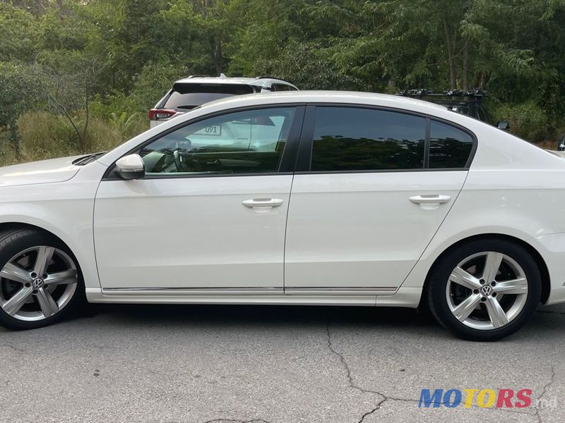 2013' Volkswagen Passat photo #6