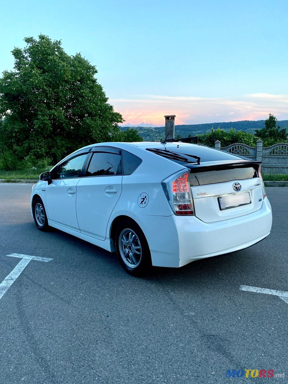 2011' Toyota Prius photo #4