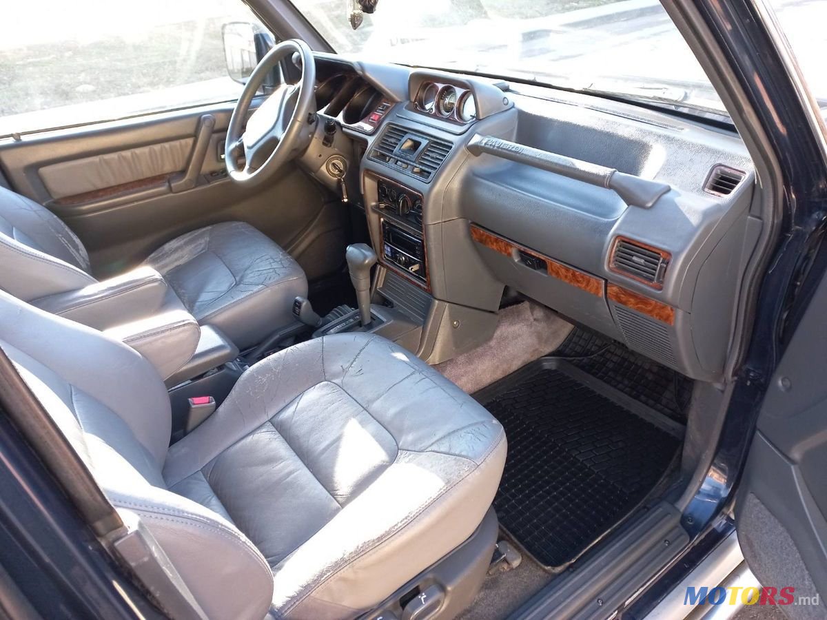 1995' Mitsubishi Pajero photo #5