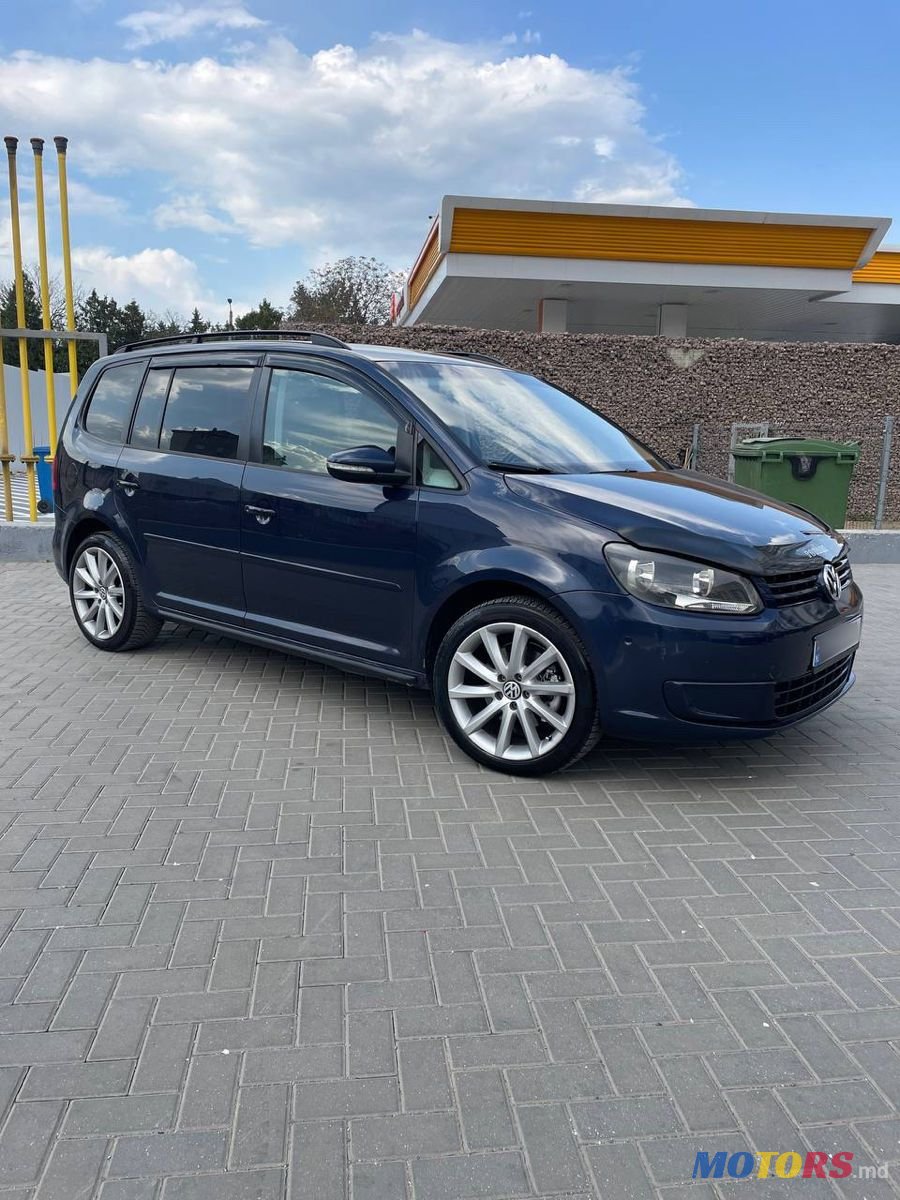 2013' Volkswagen Touran photo #6