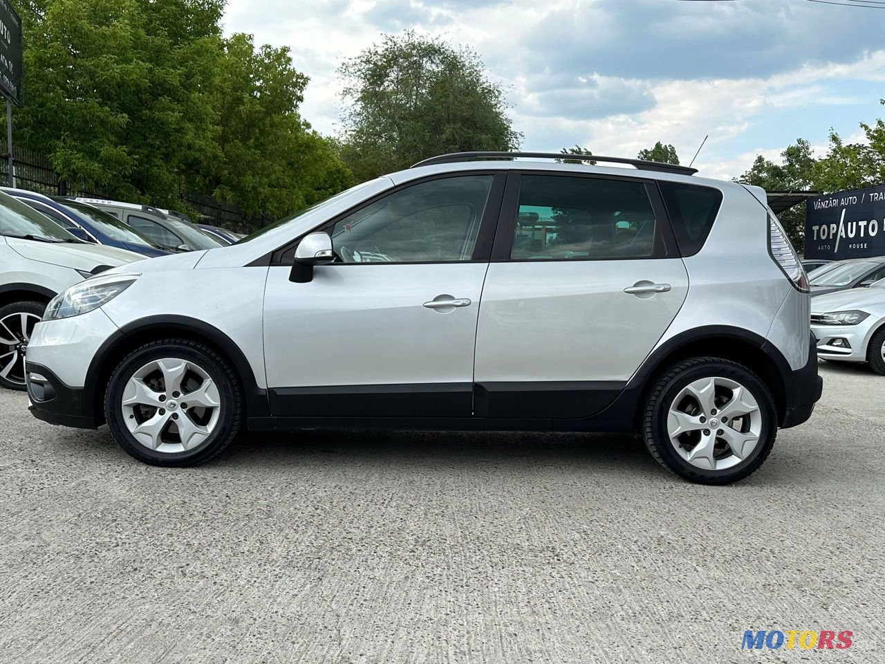 2013' Renault Scenic photo #6