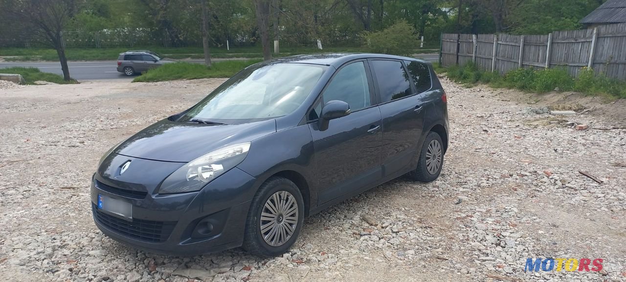 2009' Renault Grand Scenic photo #1