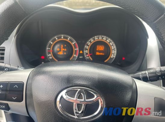 2010' Toyota Auris photo #5