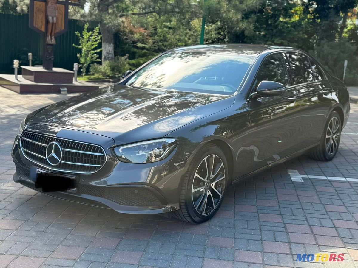 2021' Mercedes-Benz E-Class photo #2