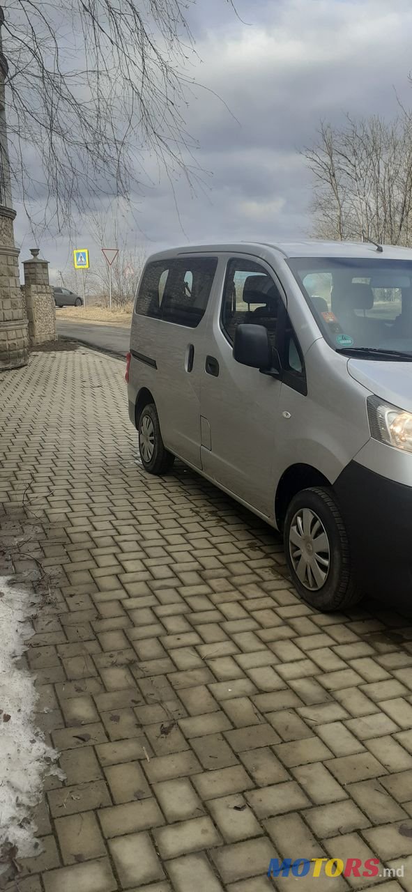 2012' Nissan Nv200 photo #2