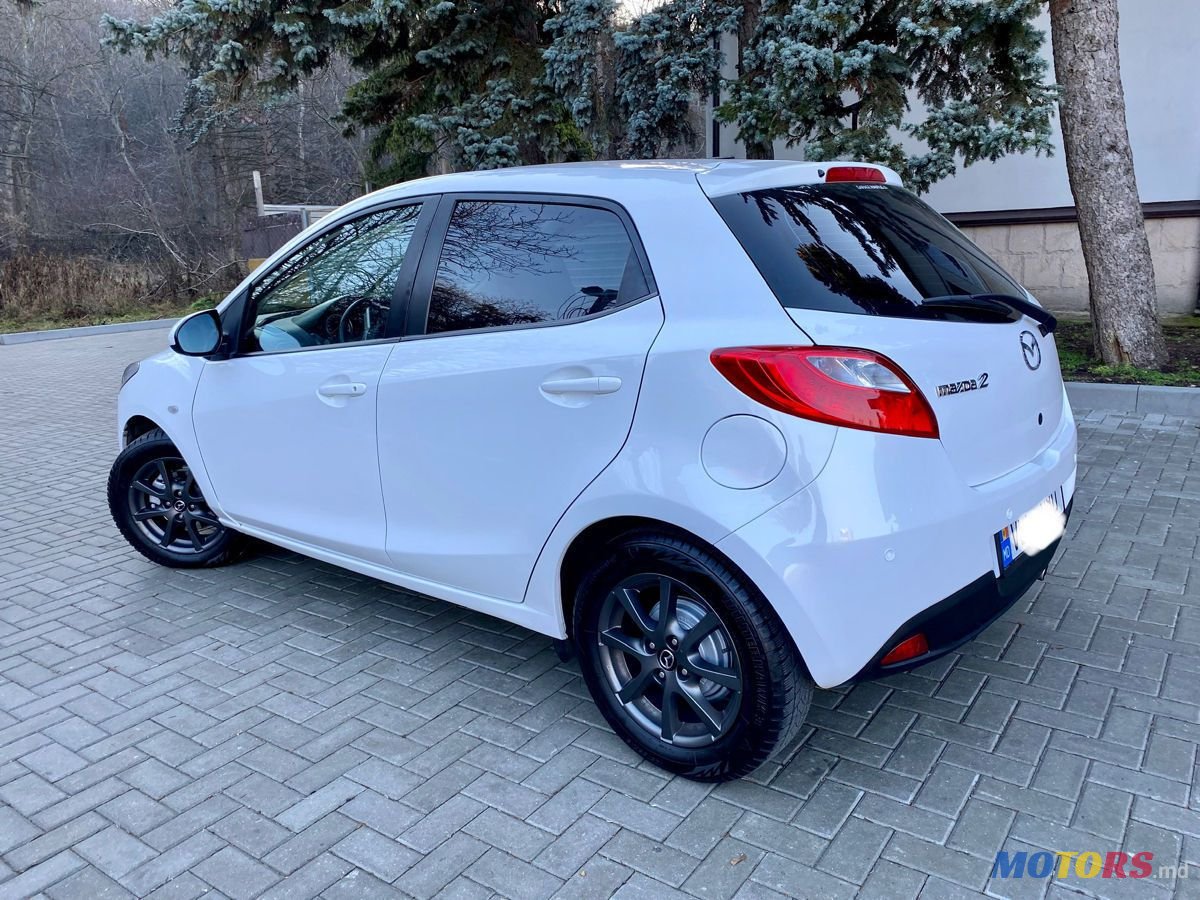 2014' Mazda 2 photo #5