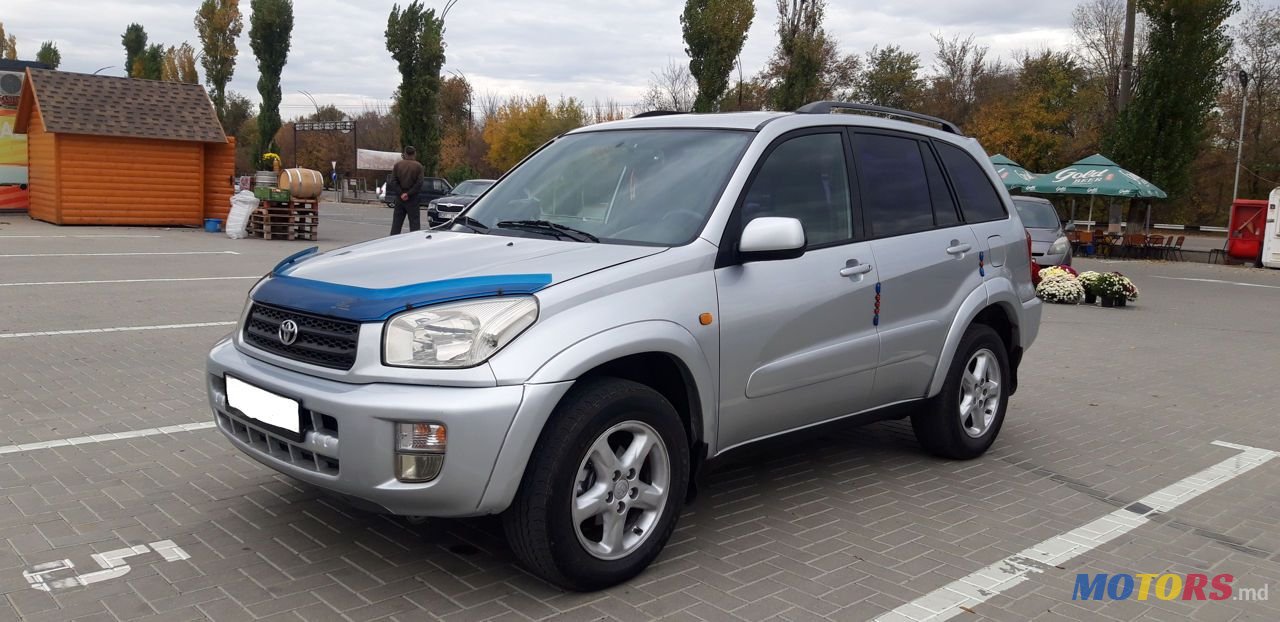 2002' Toyota RAV4 photo #1