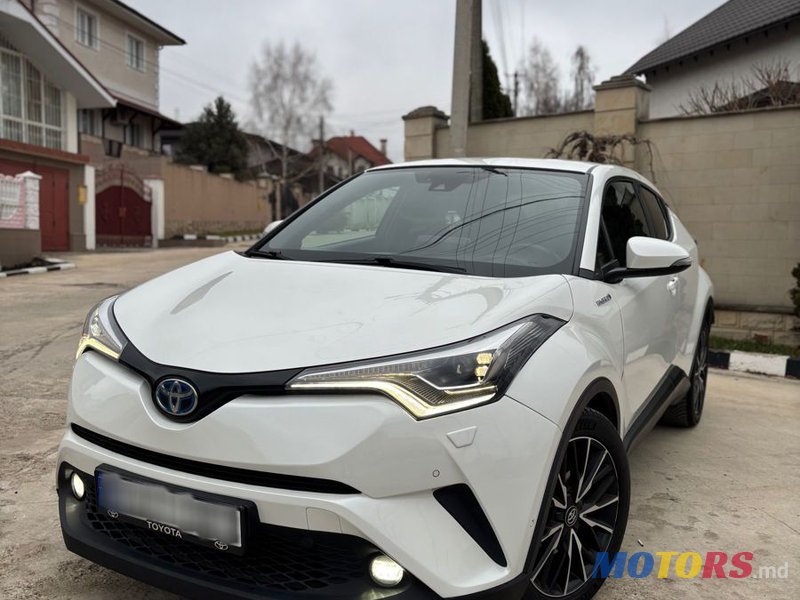 2018' Toyota C-HR photo #2