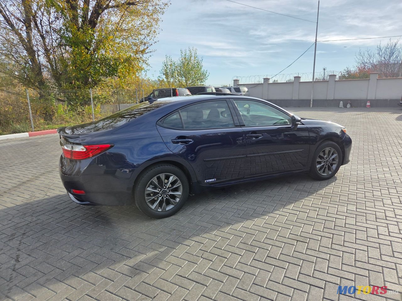 2012' Lexus Es Series photo #5