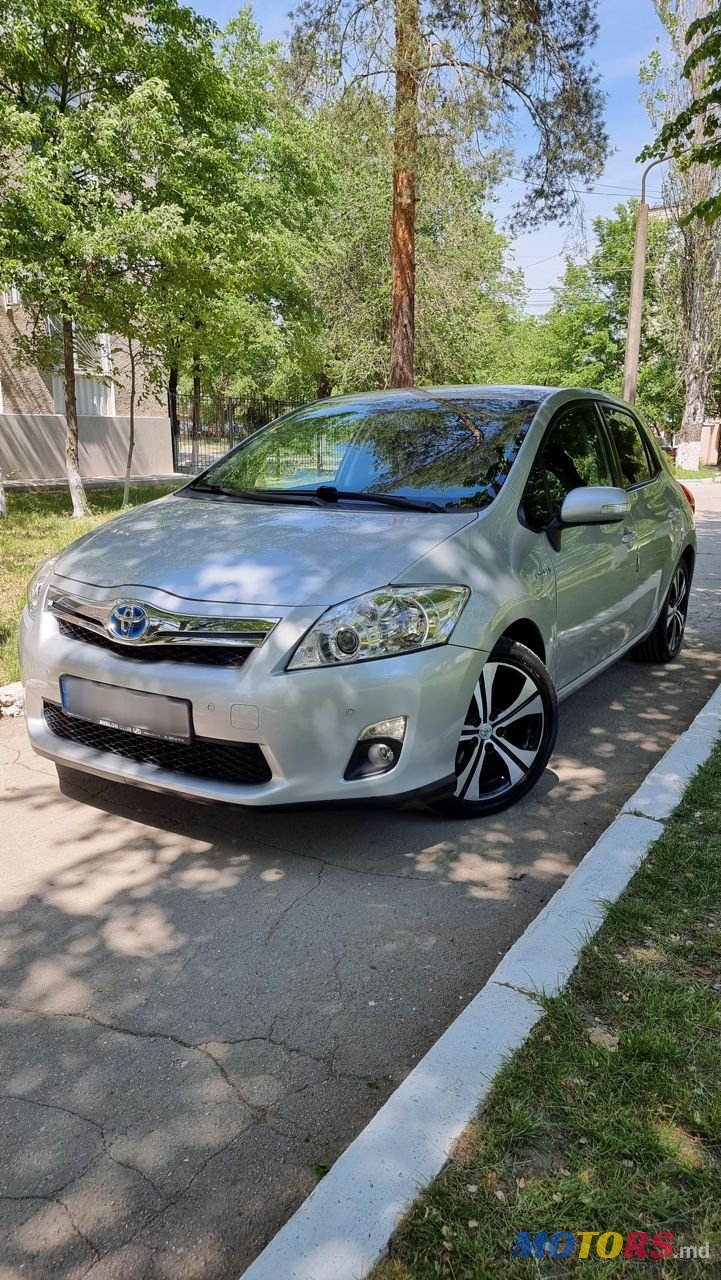 2011' Toyota Auris photo #1