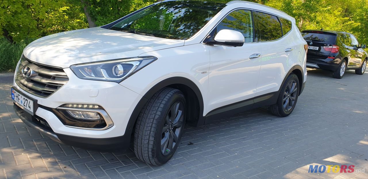 2016' Hyundai Santa Fe photo #5