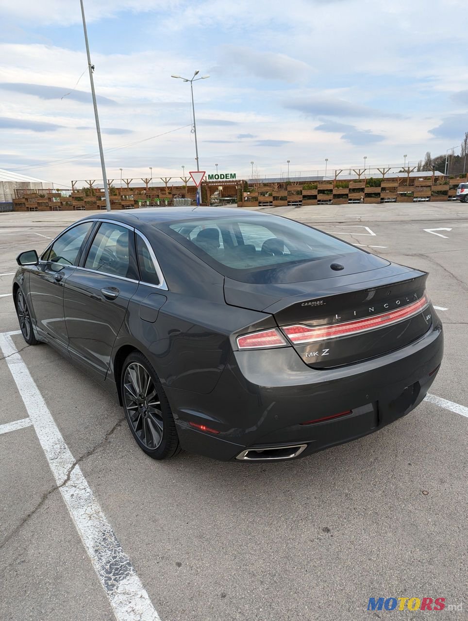 2016' Lincoln MKZ photo #4