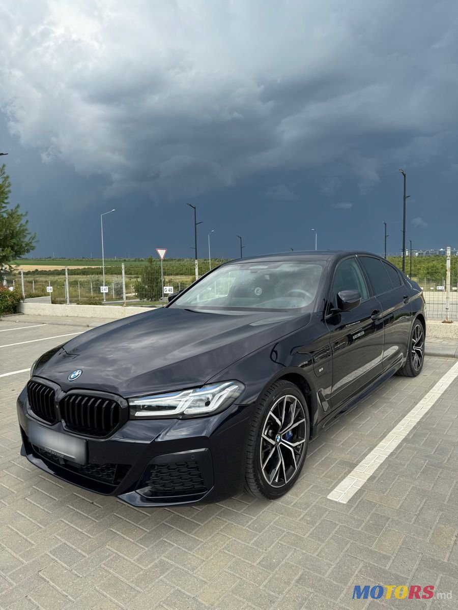 2022' BMW 5 Series photo #1