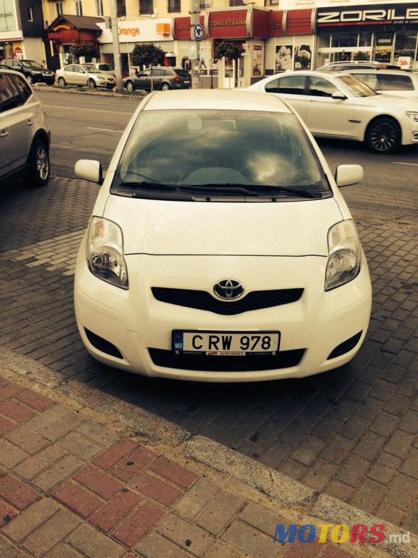 2011' Toyota Yaris photo #1