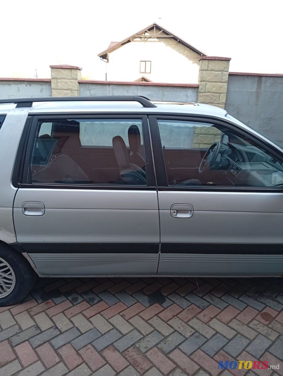1994' Mitsubishi Space Wagon photo #4