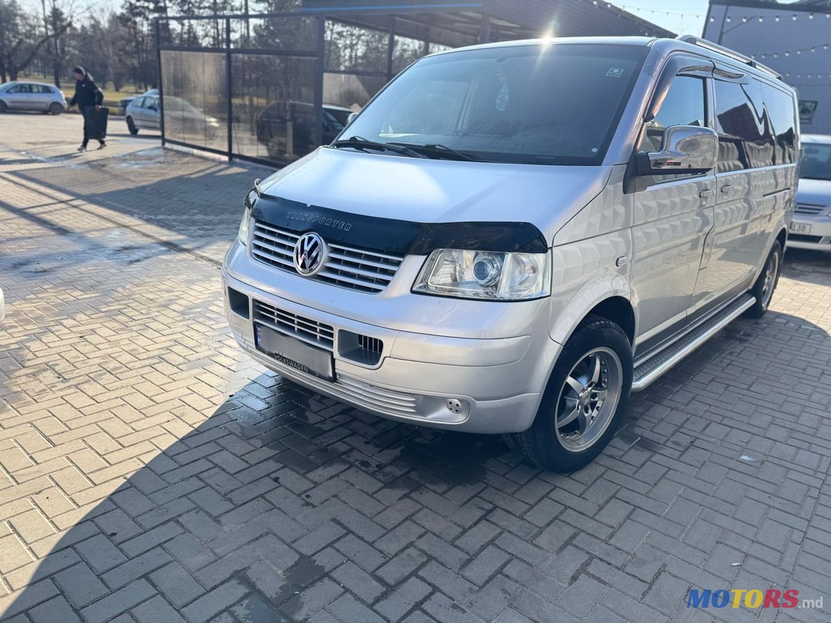 2007' Volkswagen Transporter photo #2