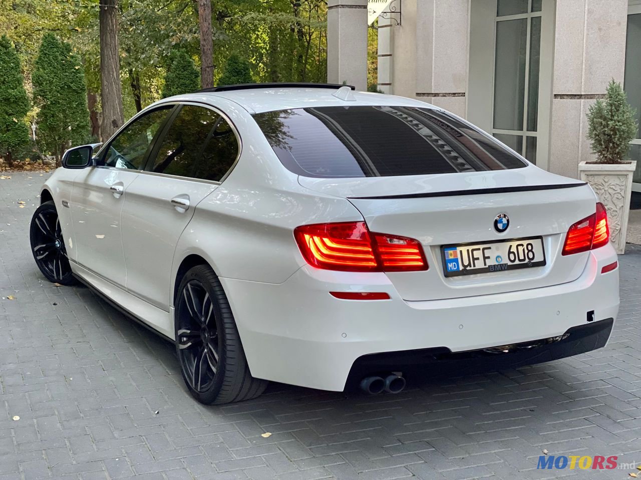 2016' BMW 5 Series photo #3