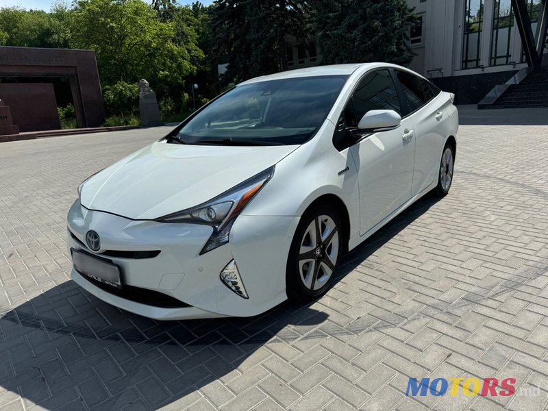 2018' Toyota Prius photo #3