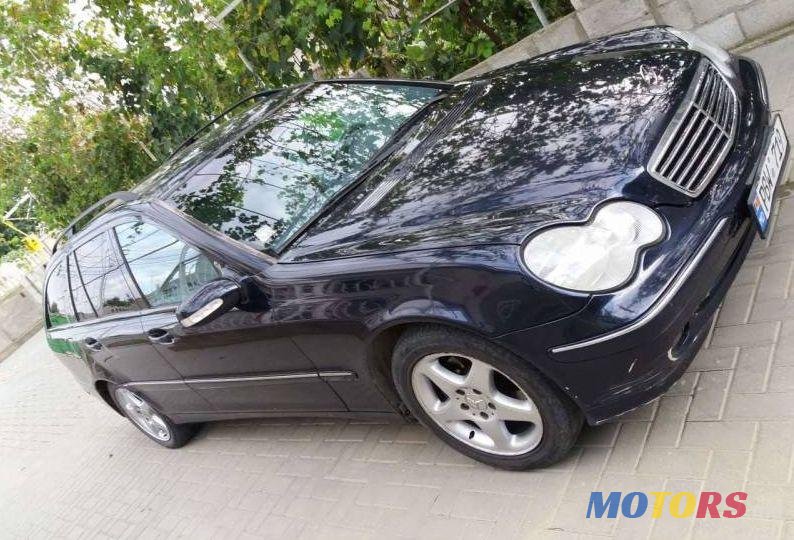 2004' Mercedes-Benz C photo #1