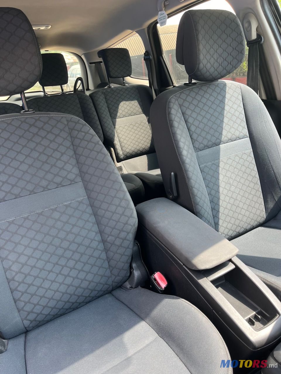 2011' Renault Scenic photo #4