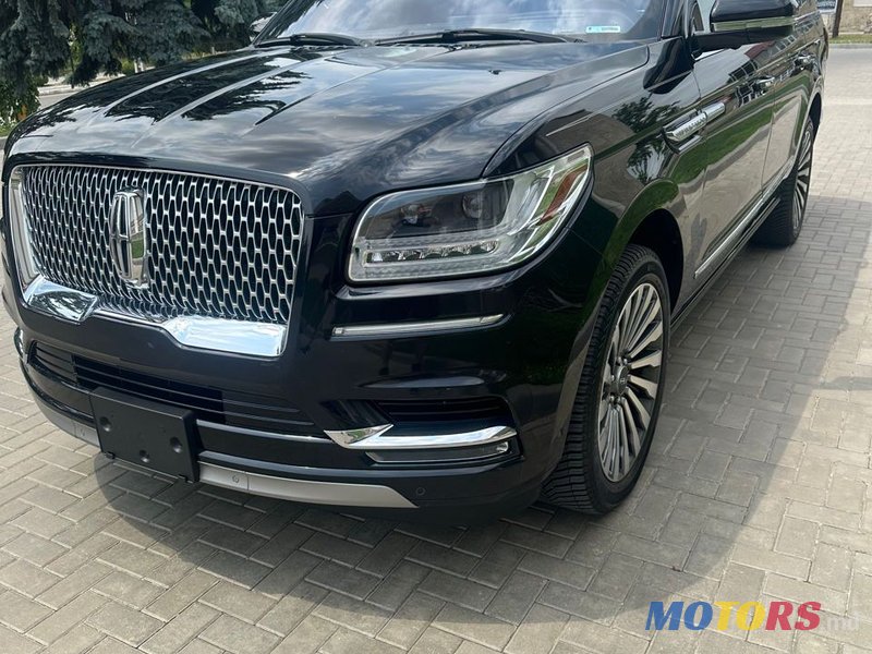 2019' Lincoln Navigator photo #3