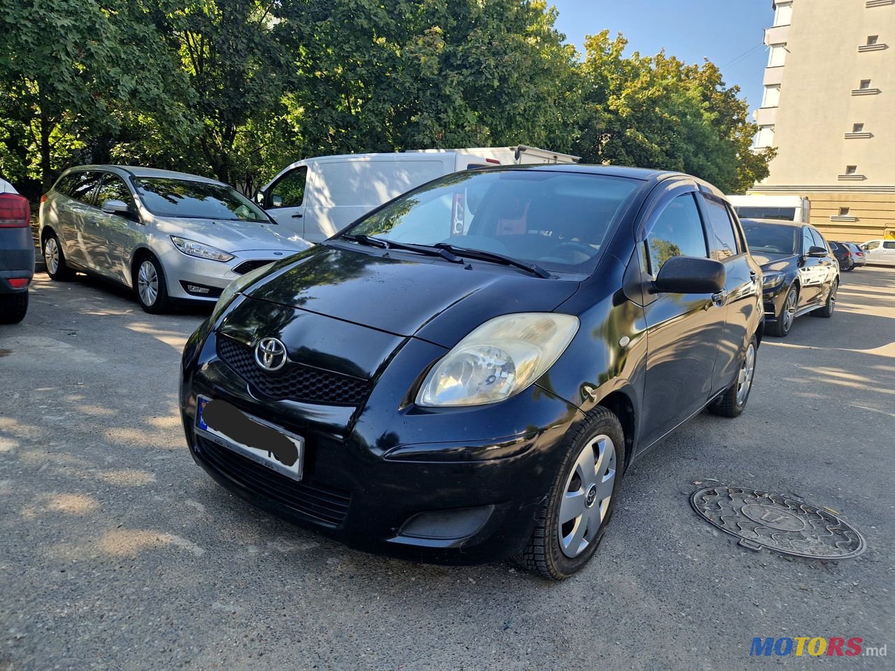 2009' Toyota Yaris photo #3