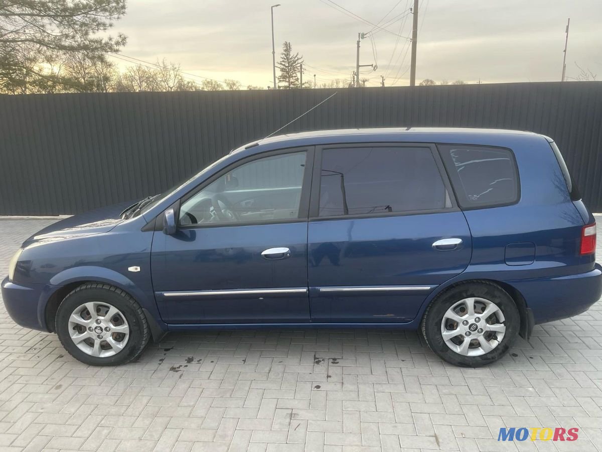 2004' Kia Carens photo #2