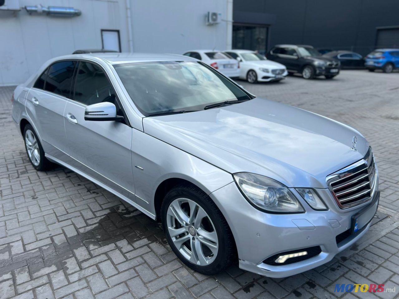 2010' Mercedes-Benz E-Class photo #5