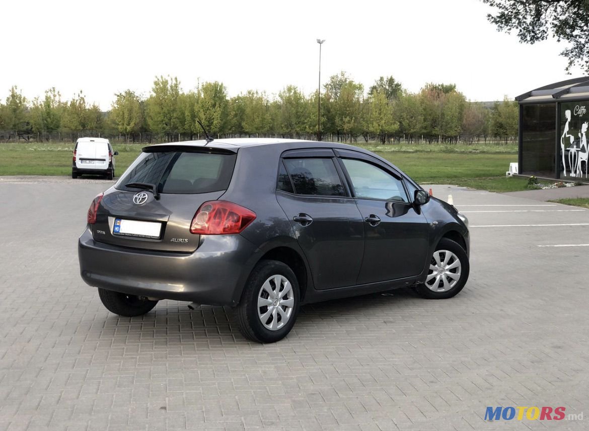 2008' Toyota Auris photo #3