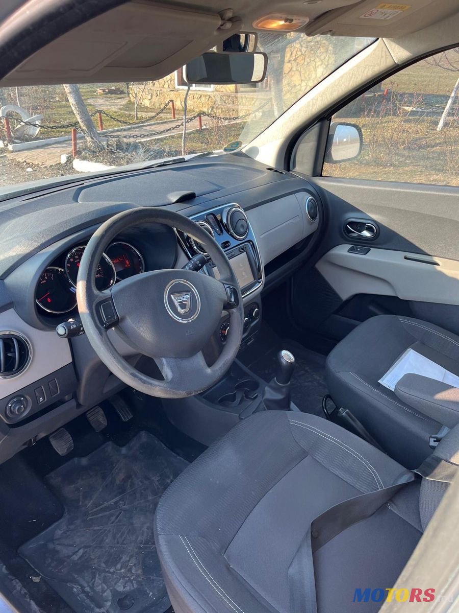 2016' Dacia Lodgy photo #5