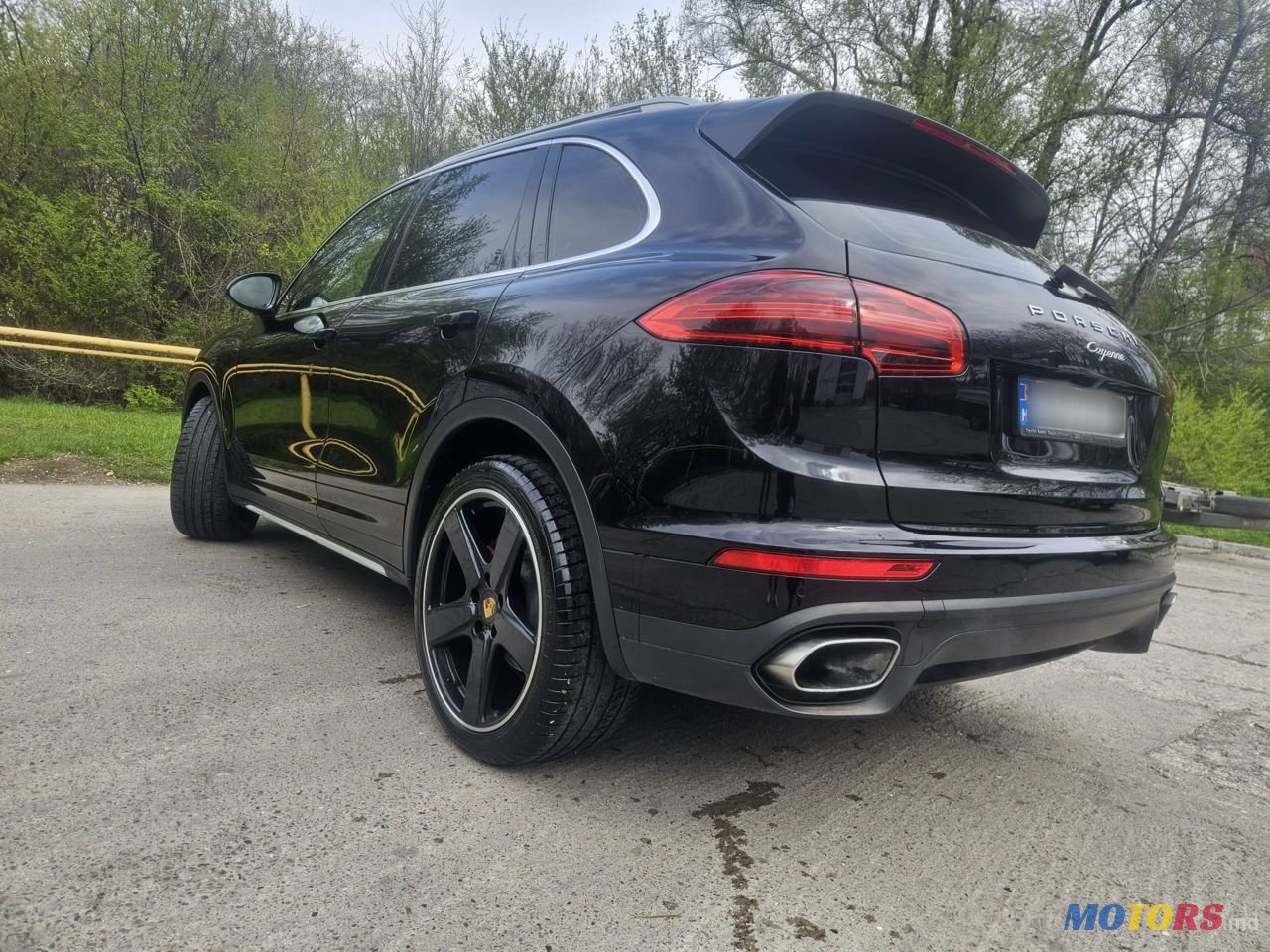 2015' Porsche Cayenne photo #3