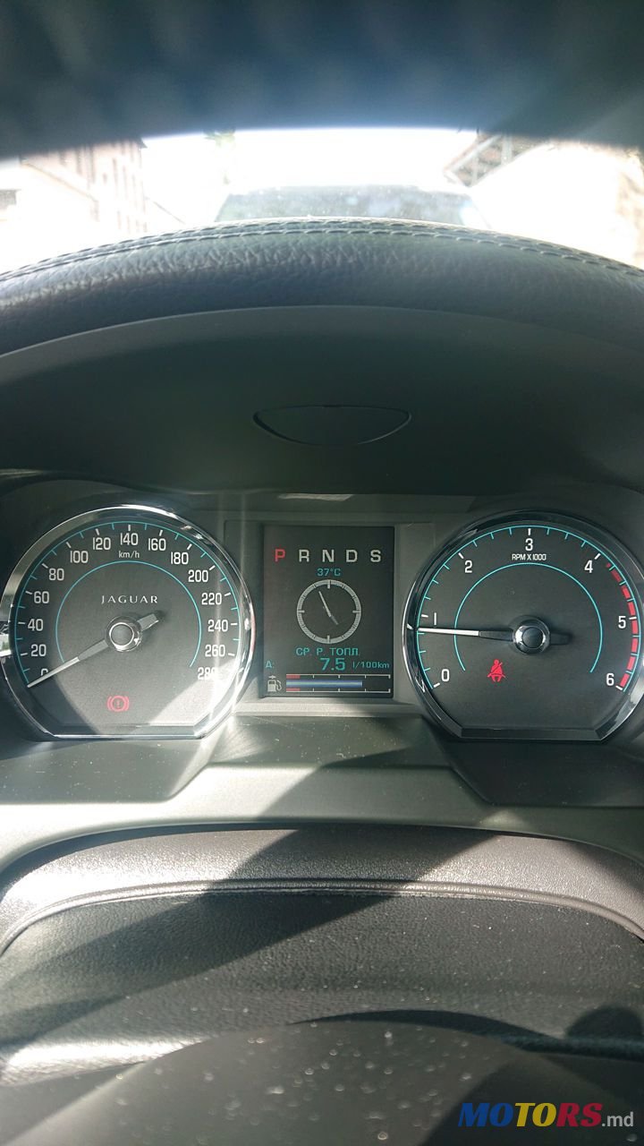 2012' Jaguar XF photo #6