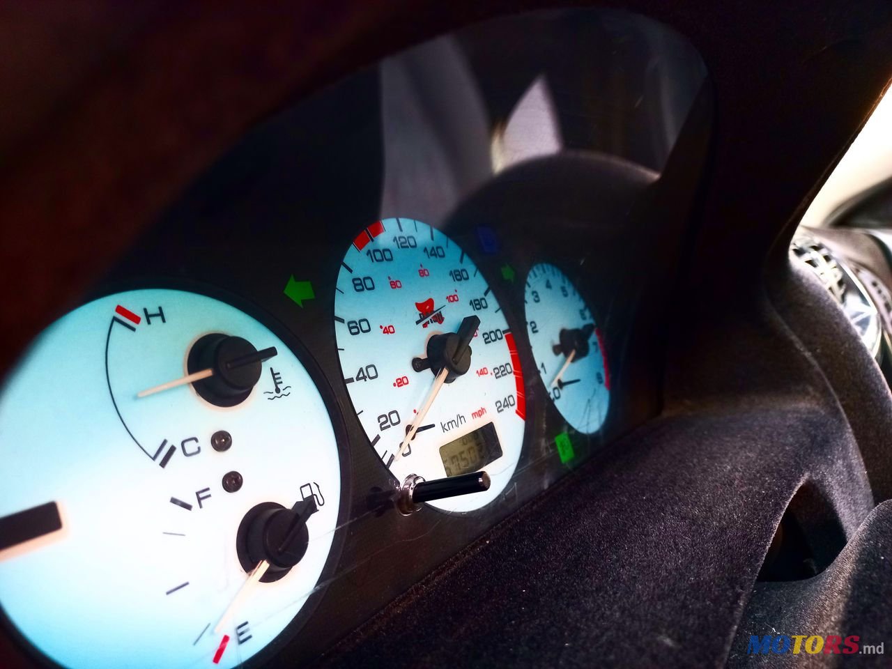 2001' Mazda 626 photo #4