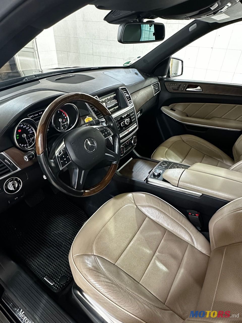 2012' Mercedes-Benz GL-Class photo #5