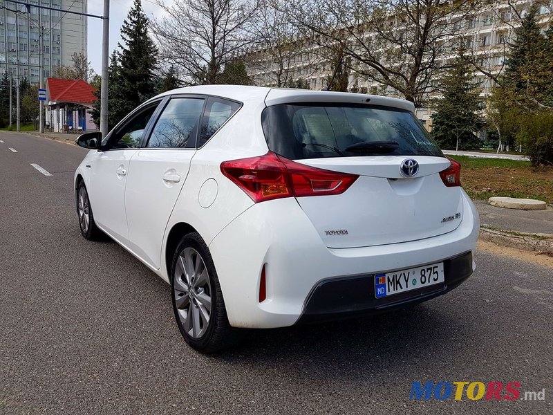 2013' Toyota Auris photo #4