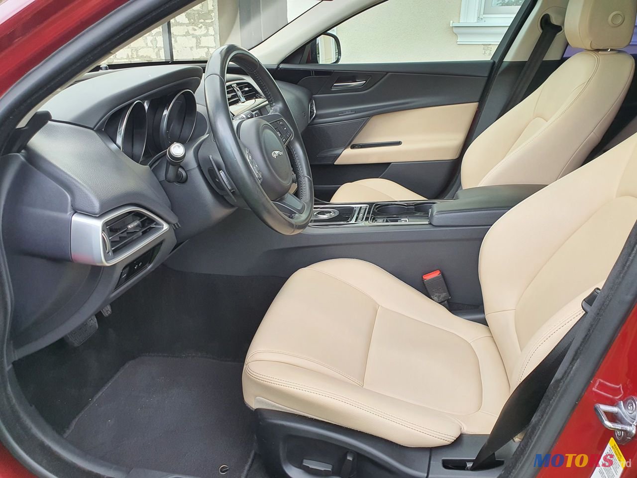 2017' Jaguar Xe photo #2