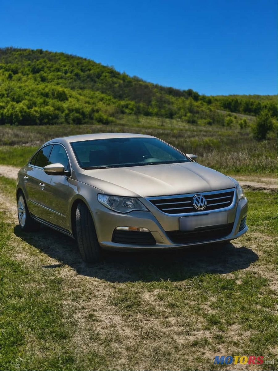 2011' Volkswagen Passat photo #3