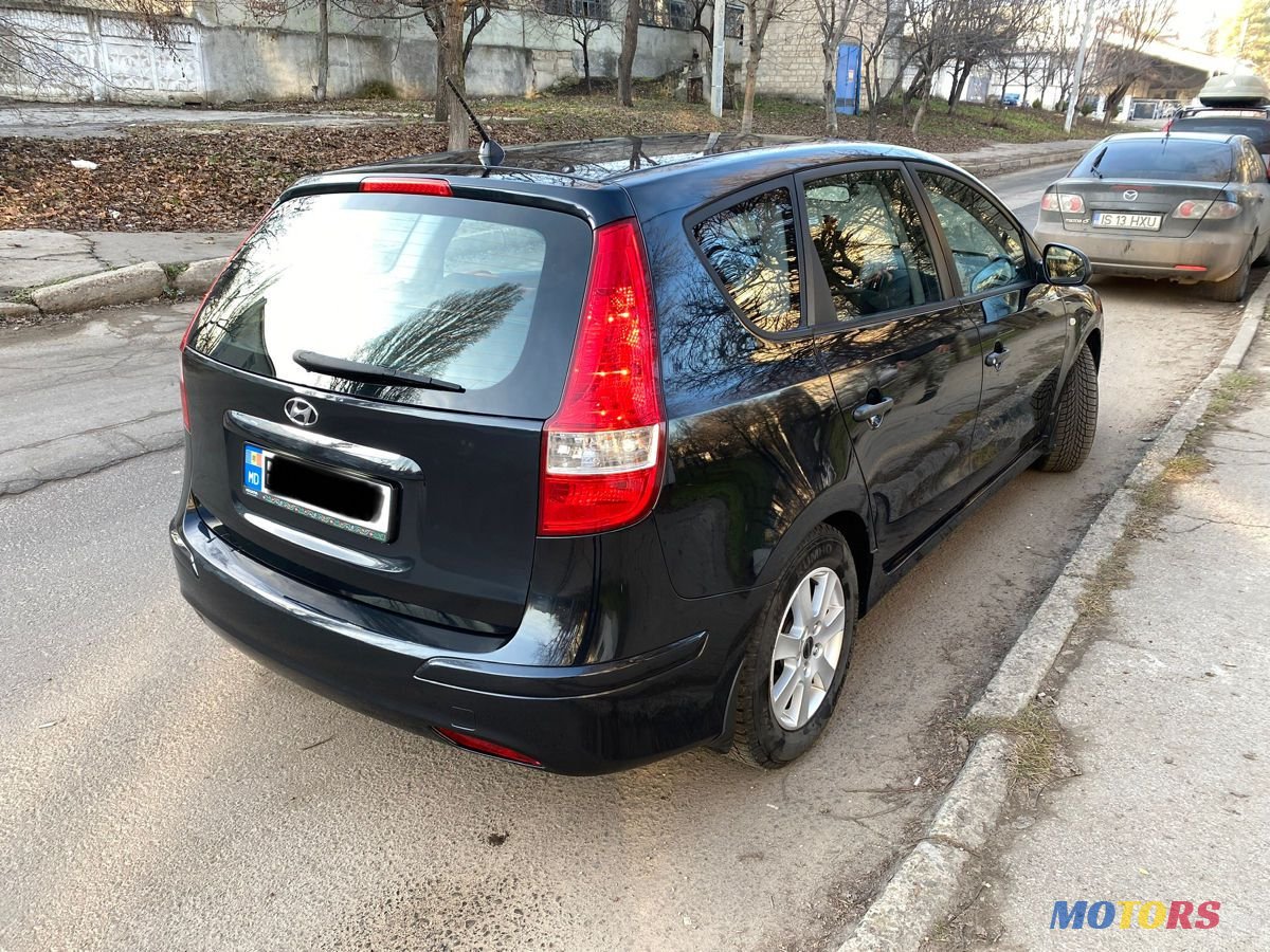 2011' Hyundai i30 photo #3