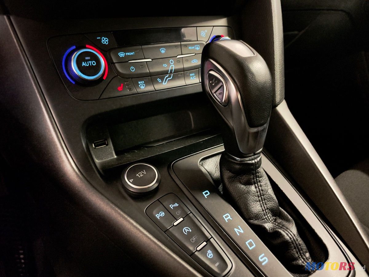 2017' Ford Focus photo #2