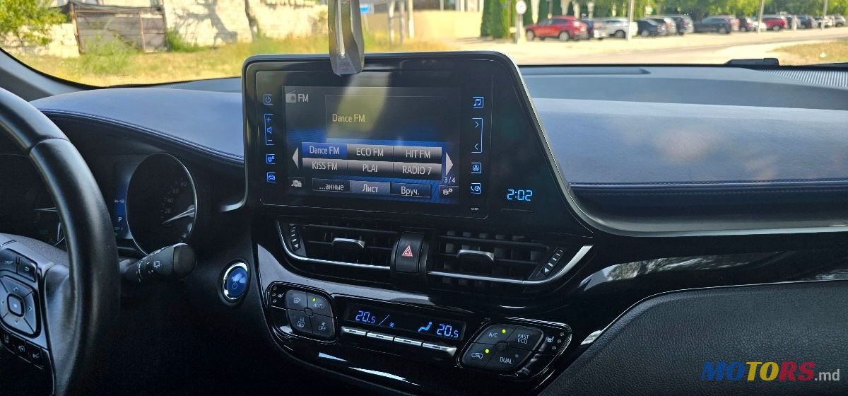 2018' Toyota C-HR photo #5